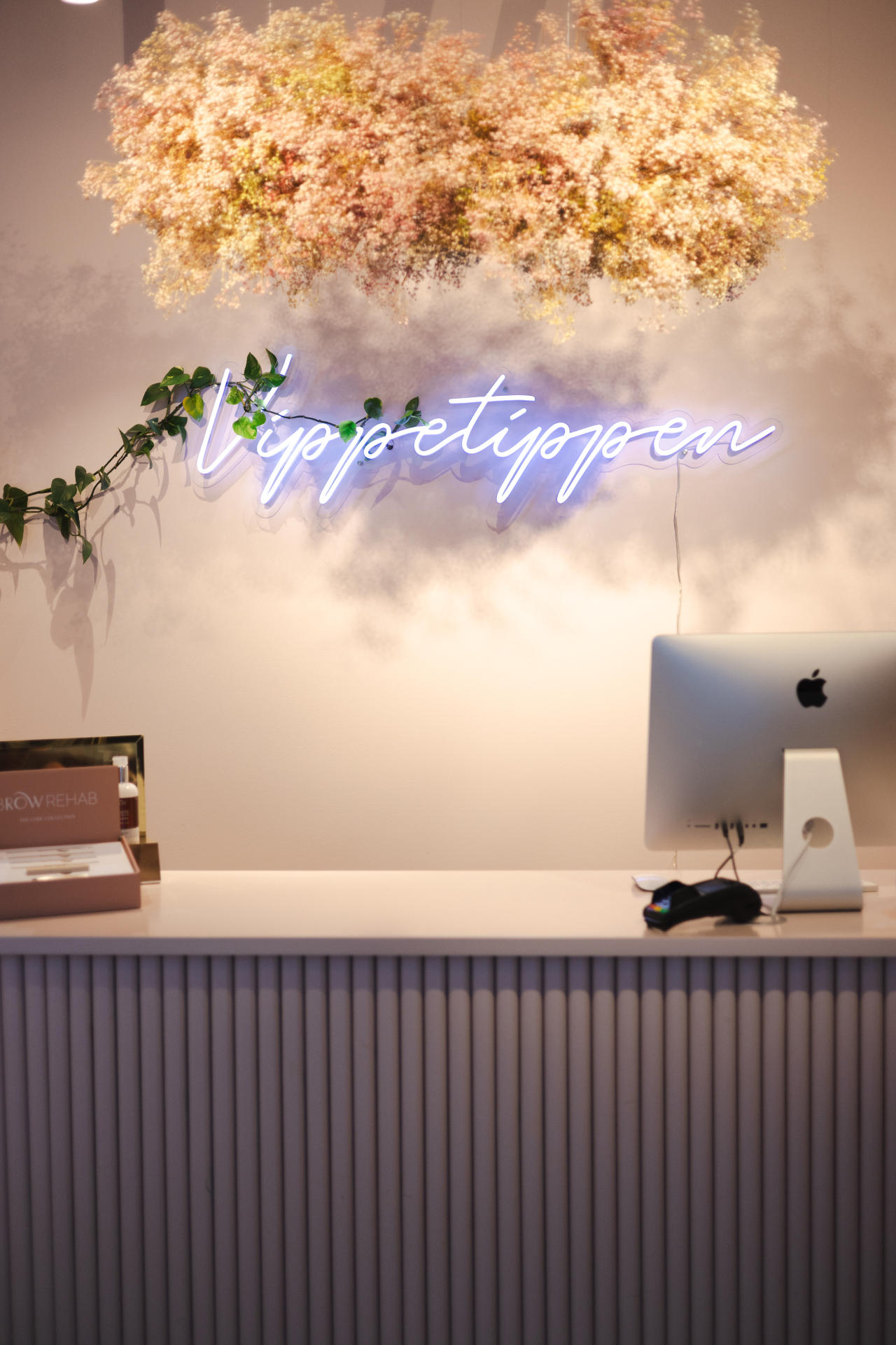 Vippetippen — neglsalong og vippestudio i Moss